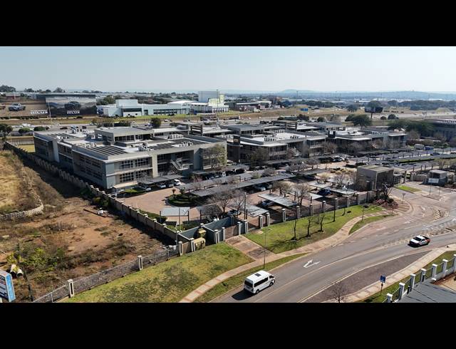236M² OFFICE TO LET IN ECO PARK ESTATE